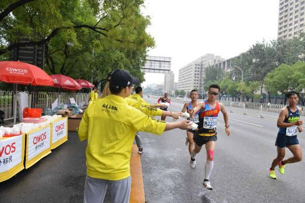 北京马拉松收费一场体育盛宴背后的收费透视-第2张图片-www.211178.com_果博福布斯